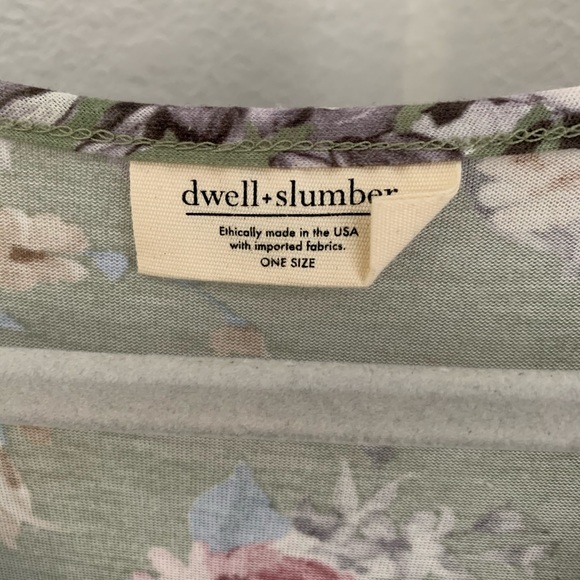 Maternity/nursing dress - Picture 2 of 2